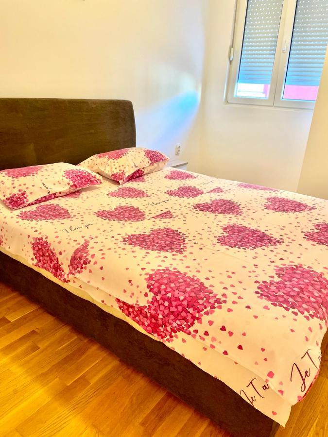 Naki Apartments พอดโกริกา ภายนอก รูปภาพ