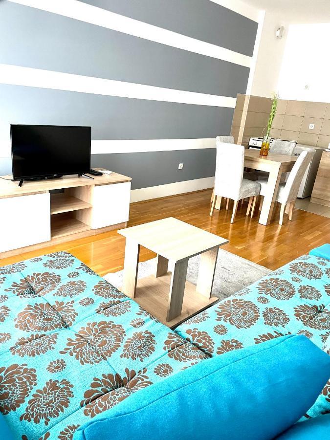 Naki Apartments พอดโกริกา ภายนอก รูปภาพ