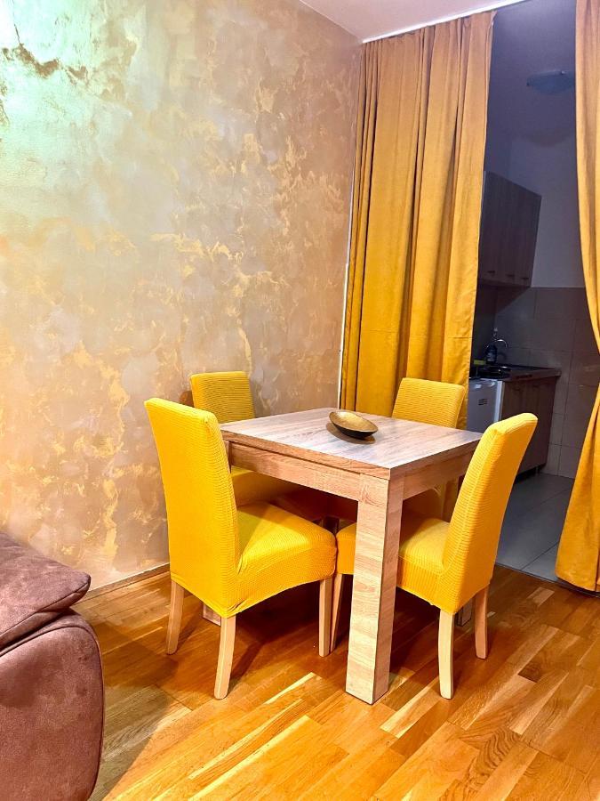 Naki Apartments พอดโกริกา ภายนอก รูปภาพ