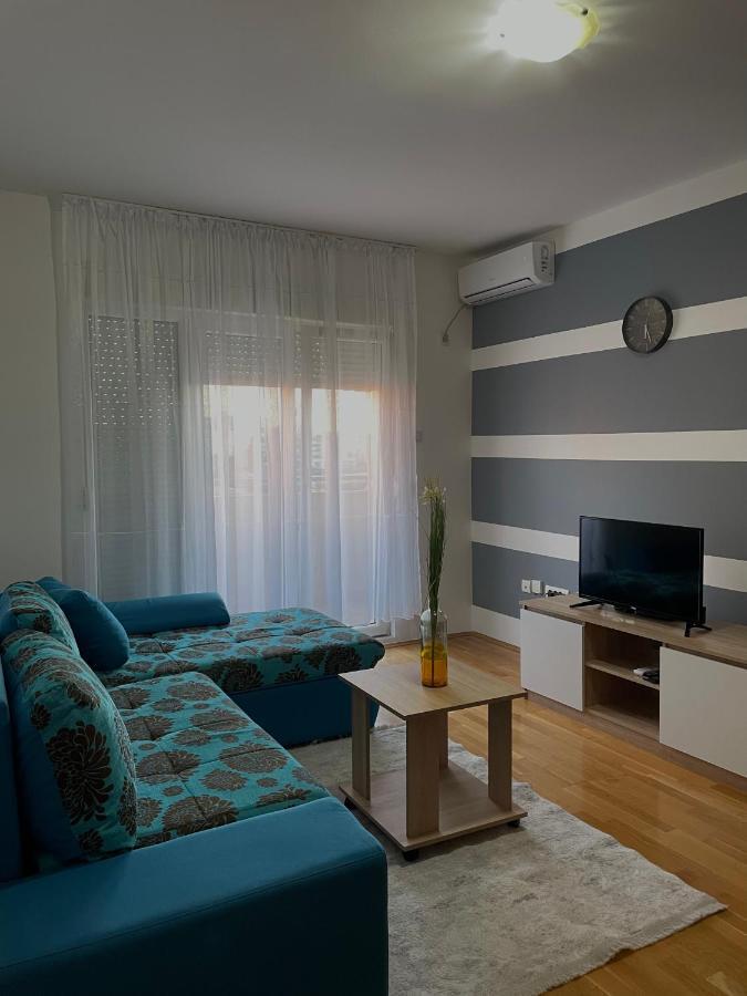 Naki Apartments พอดโกริกา ภายนอก รูปภาพ