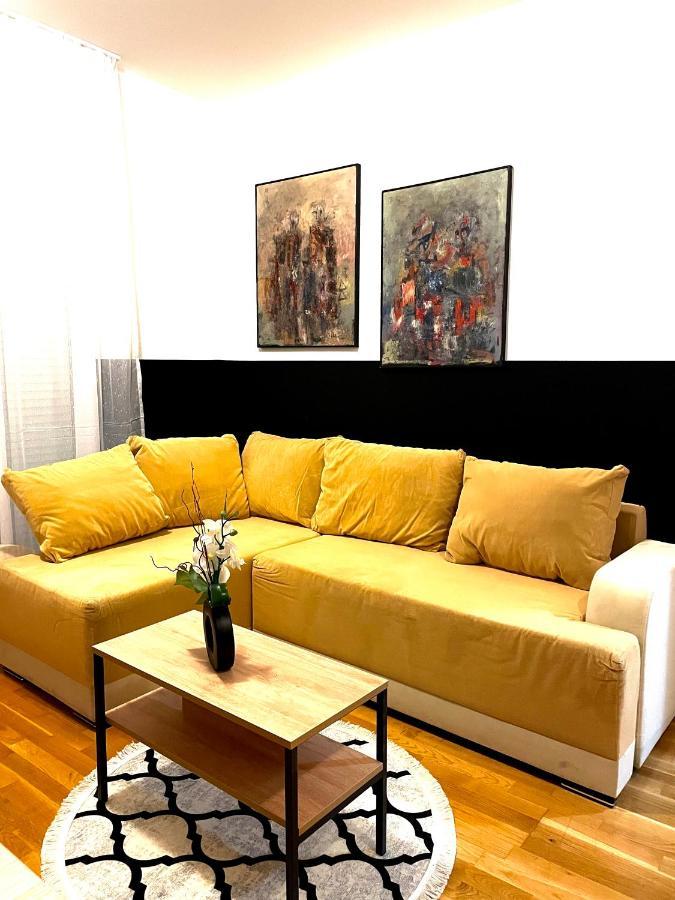 Naki Apartments พอดโกริกา ภายนอก รูปภาพ