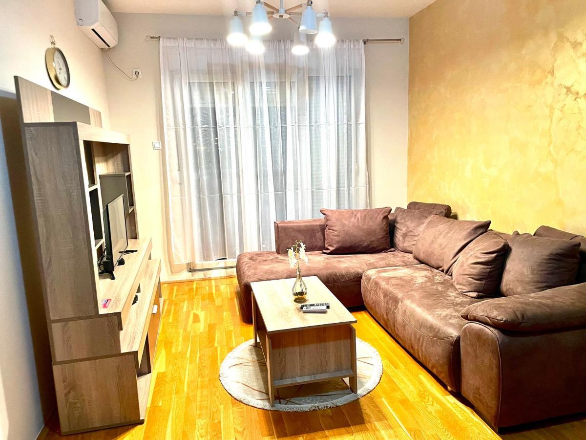 Naki Apartments พอดโกริกา ภายนอก รูปภาพ