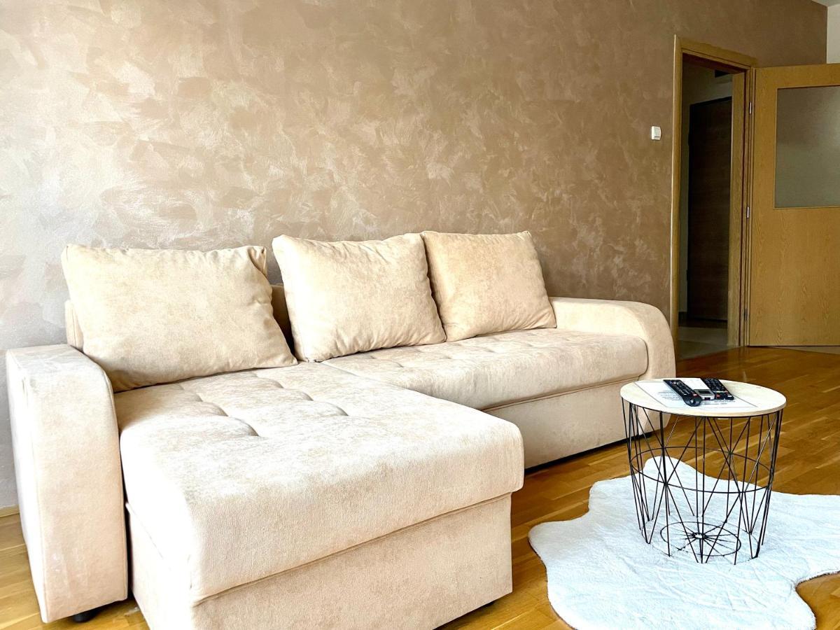 Naki Apartments พอดโกริกา ภายนอก รูปภาพ