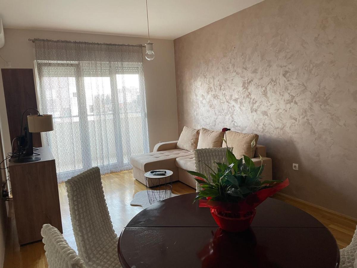 Naki Apartments พอดโกริกา ภายนอก รูปภาพ