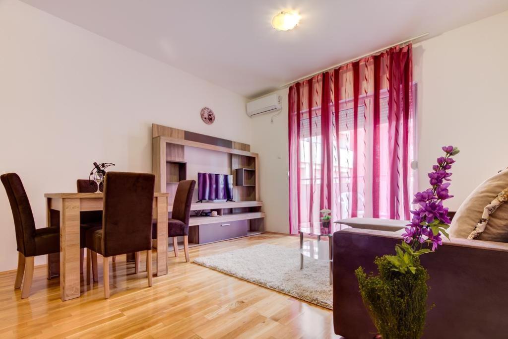 Naki Apartments พอดโกริกา ภายนอก รูปภาพ
