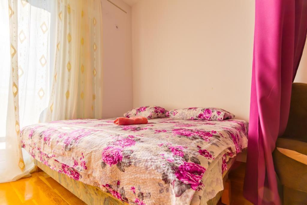 Naki Apartments พอดโกริกา ภายนอก รูปภาพ